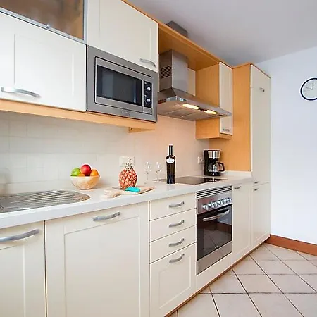 Дом отдыха Puerto Calero Sleeps 6 Pool Air Con Wifi Плая-Кемада